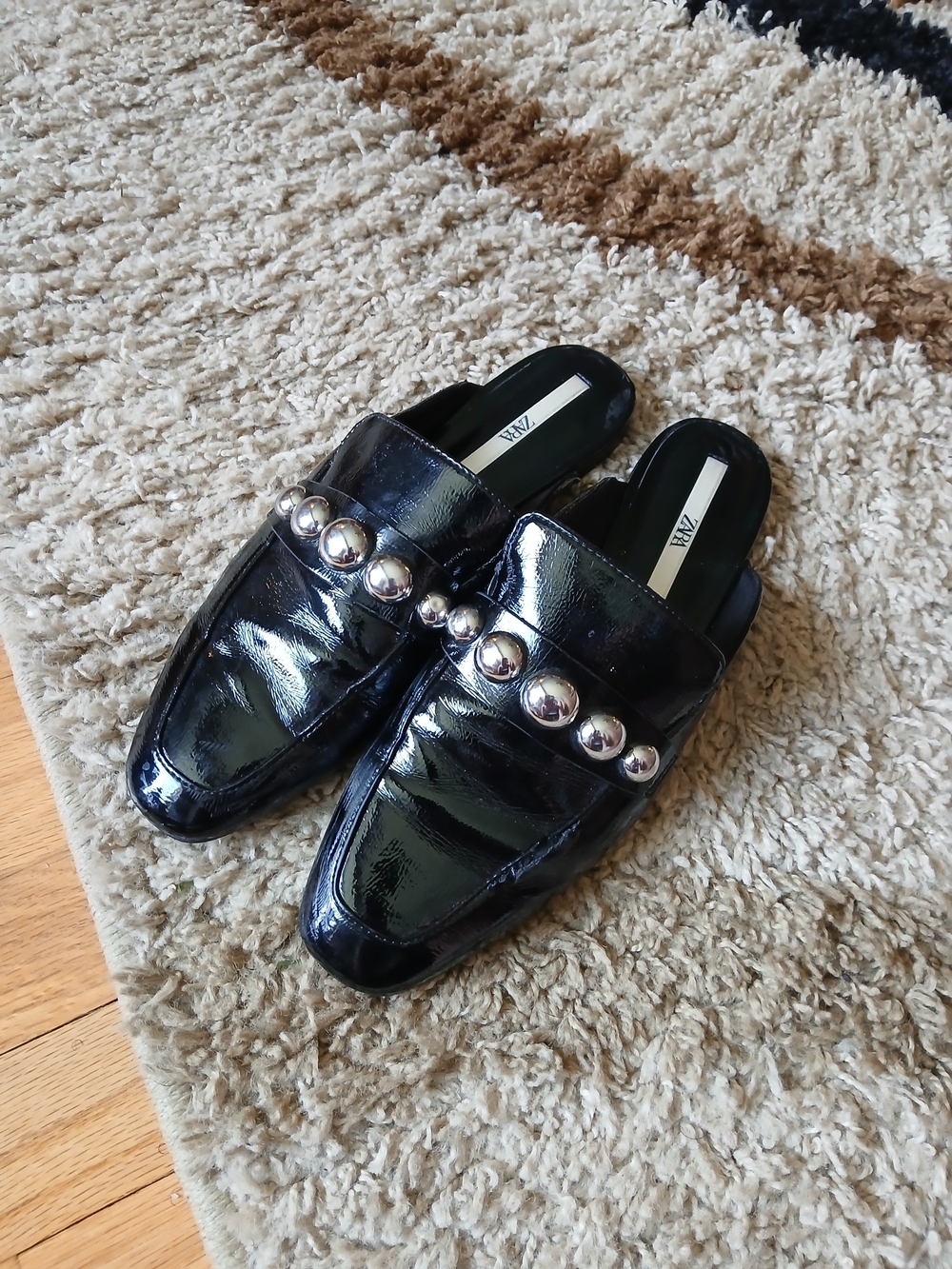 Zara Black Patent Slip-On Mules with Silver Bead Detail - Picture 2 of 8